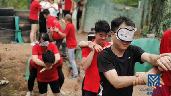 卖上银茄子视频APP下载安装无限看的小女孩带您走进茄子短视频在线观看传动团建